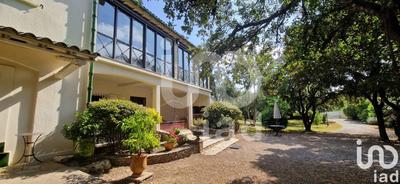 Maison - 250 m² - 11 pièces