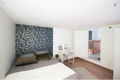 Chambre - 12 m² - 5 pièces