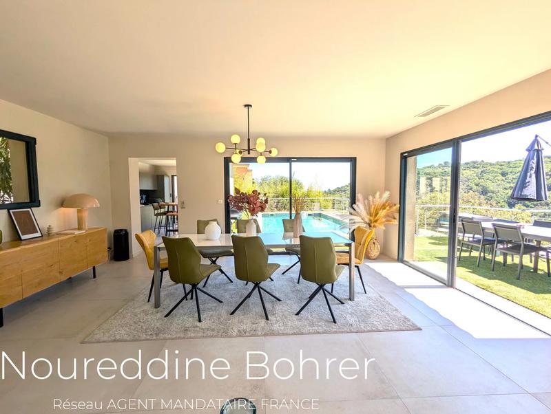 Villa - 260 m² - 7 pièces