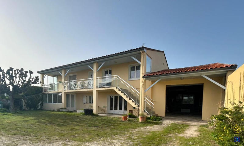 Maison - 187 m² - 6 pièces