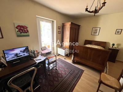 Maison - 174 m² - 9 pièces