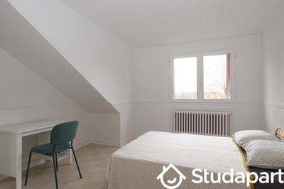 Chambre - 10 m² - 1 pièce