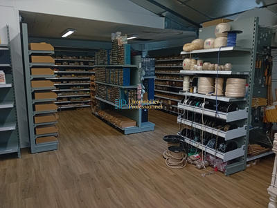 Local commercial - 349 m² - 4 pièces