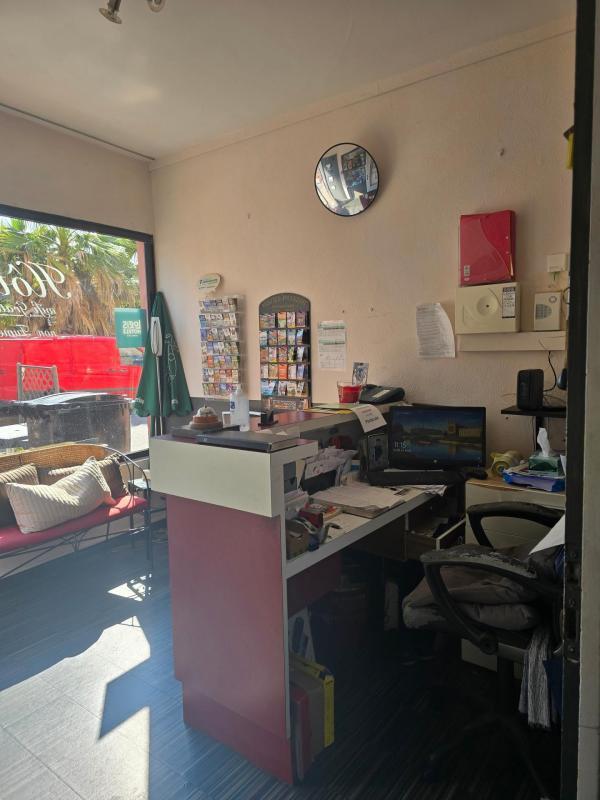 Local commercial - 228 m² - 14 pièces