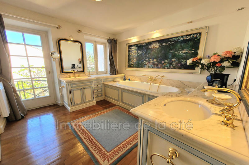 Maison de maîtres - 232 m² - 8 pièces