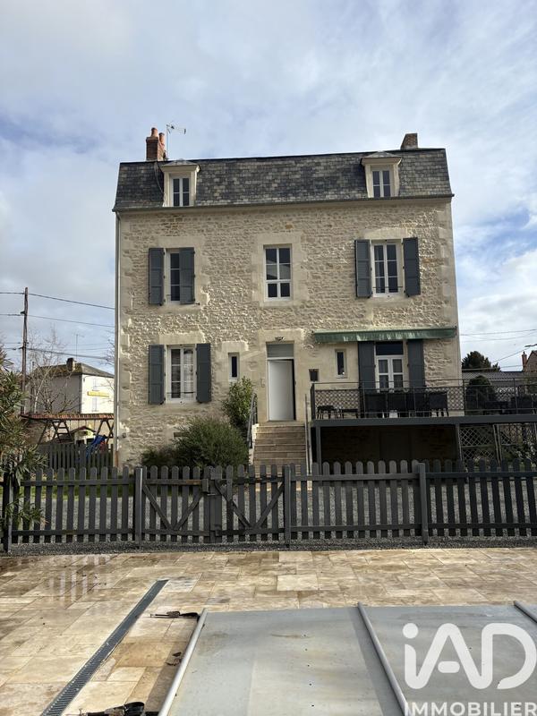 Maison - 265 m² - 9 pièces
