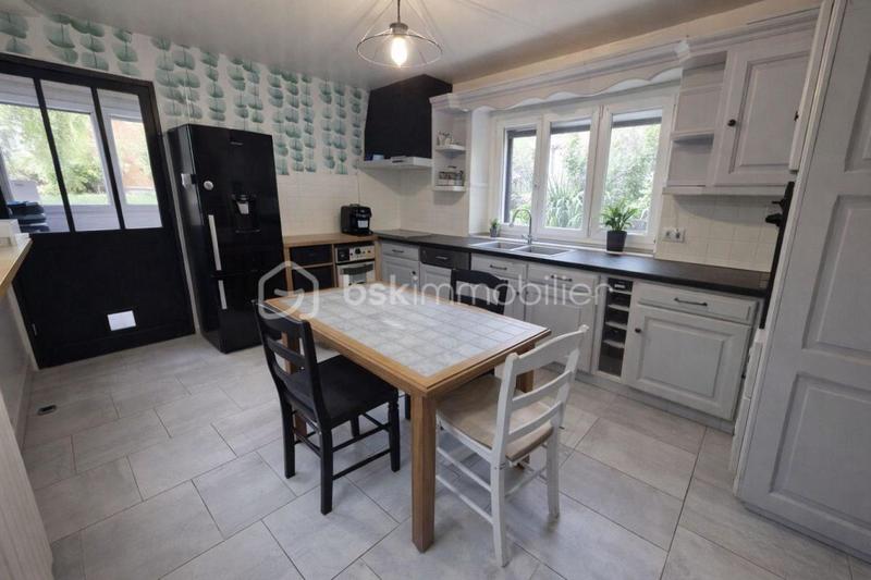 Maison - 176 m² - 8 pièces