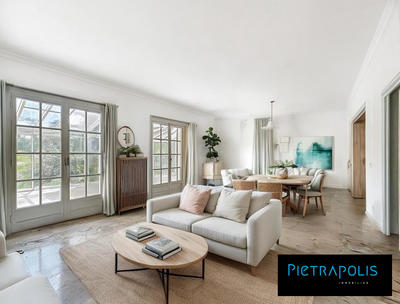 Maison - 292 m² - 7 pièces