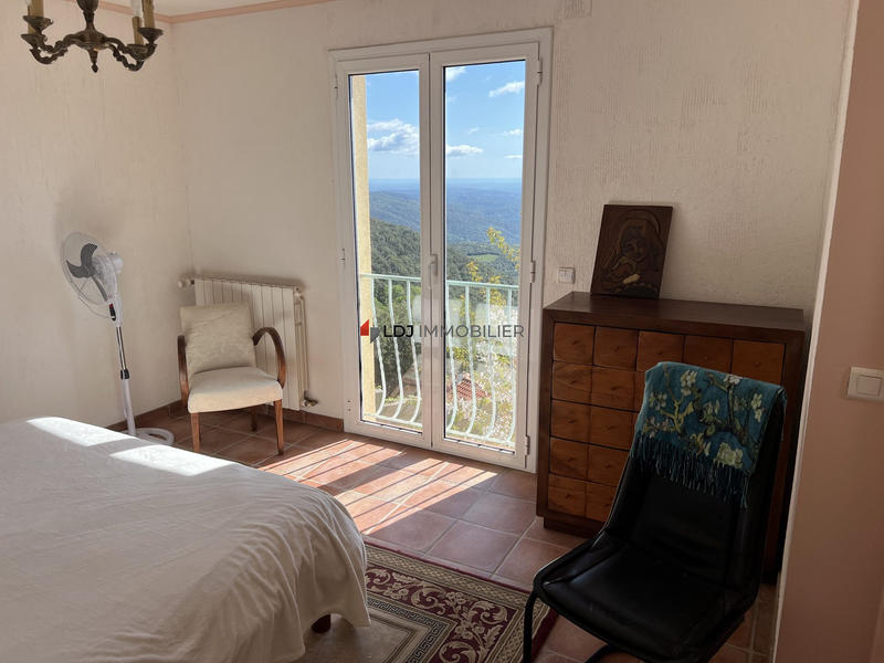 Villa - 250 m² - 5 pièces