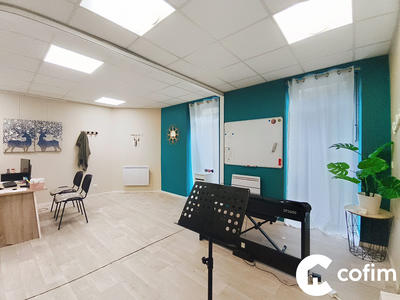 Local d'activités - 242 m² - 8 pièces