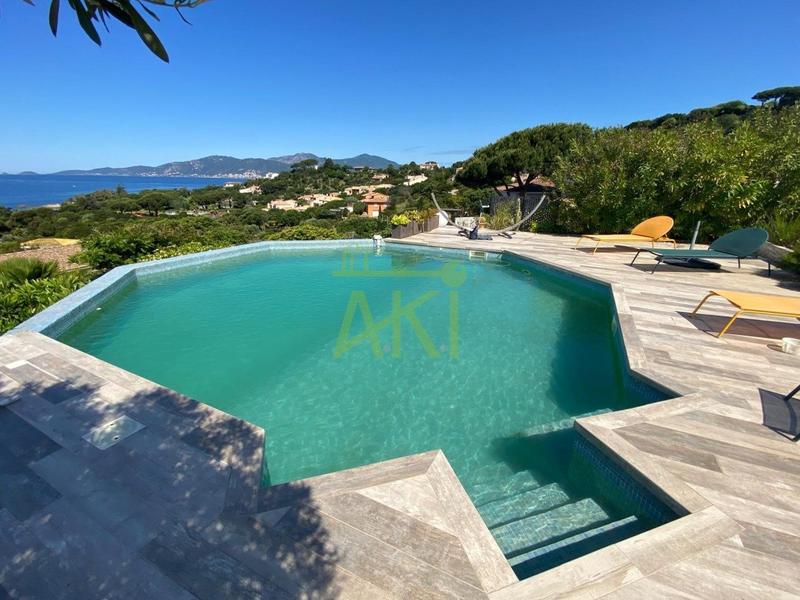 Maison - 220 m² - 6 pièces