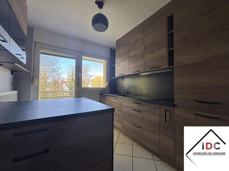 Appartement - 84 m² - 4 pièces