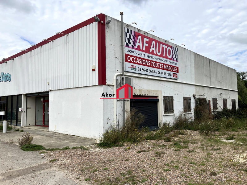 Local commercial - 153 m² - 2 pièces