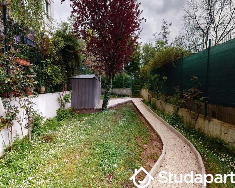 Chambre - 95 m² - 1 pièce