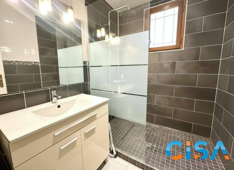 Maison traditionnelle - 135 m² - 6 pièces