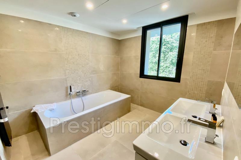 Maison contemporaine - 250 m² - 5 pièces