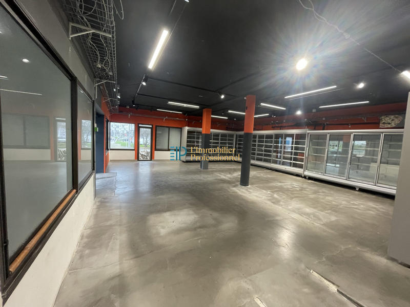 Local commercial - 142 m² - 2 pièces