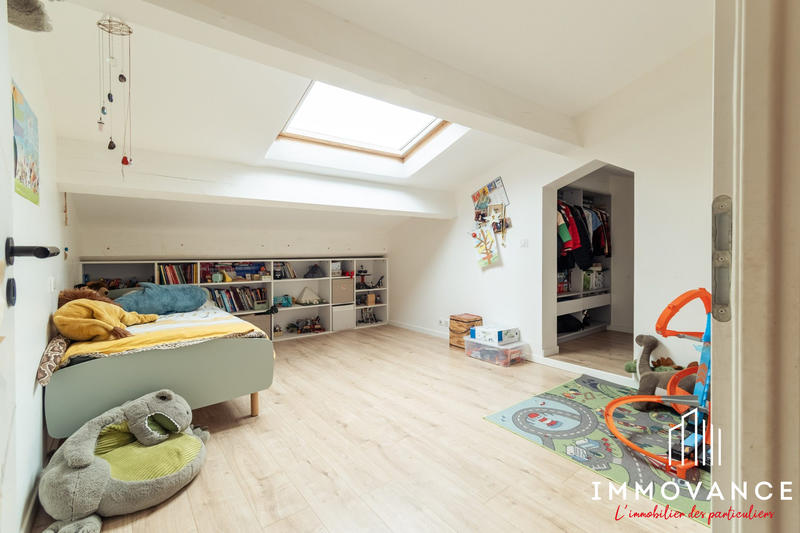 Maison traditionnelle - 240 m² - 6 pièces