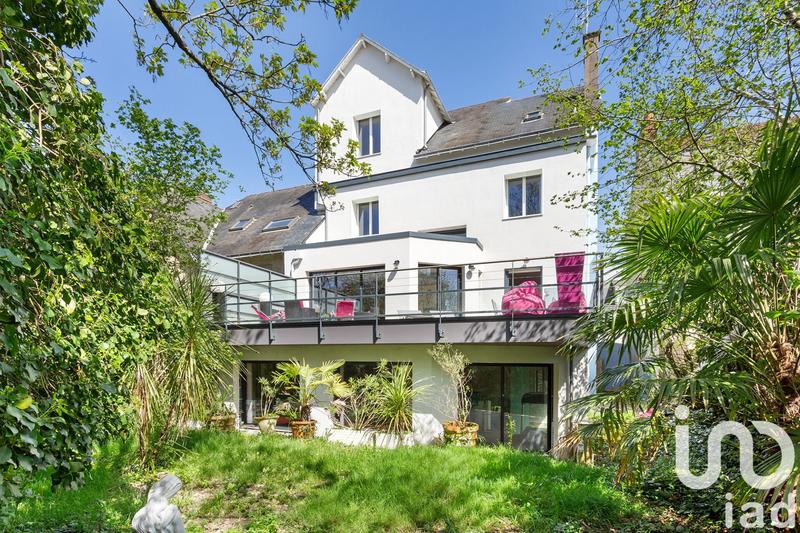 Maison - 204 m² - 8 pièces