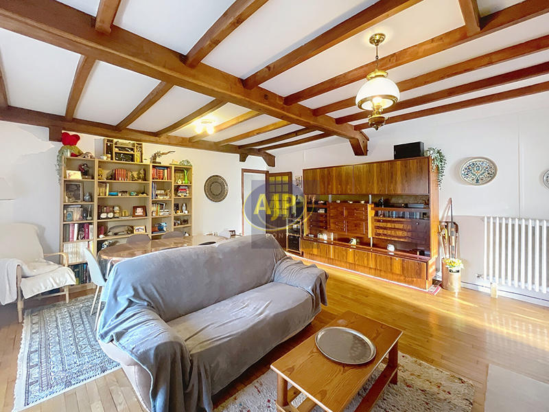 Maison - 94 m² - 5 pièces