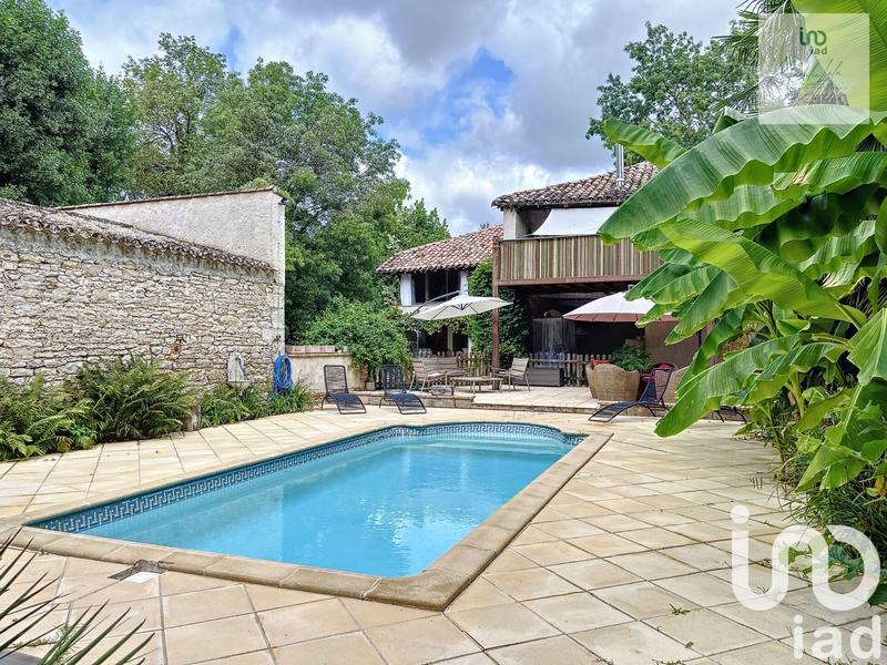 Maison - 220 m² - 10 pièces