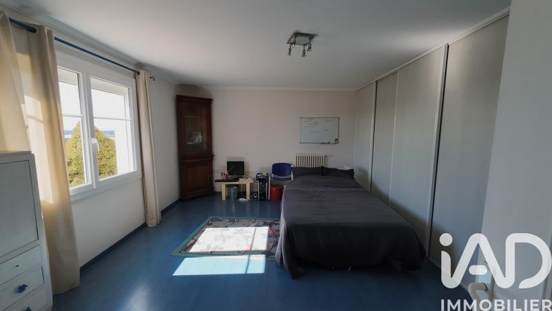 Maison - 210 m² - 5 pièces