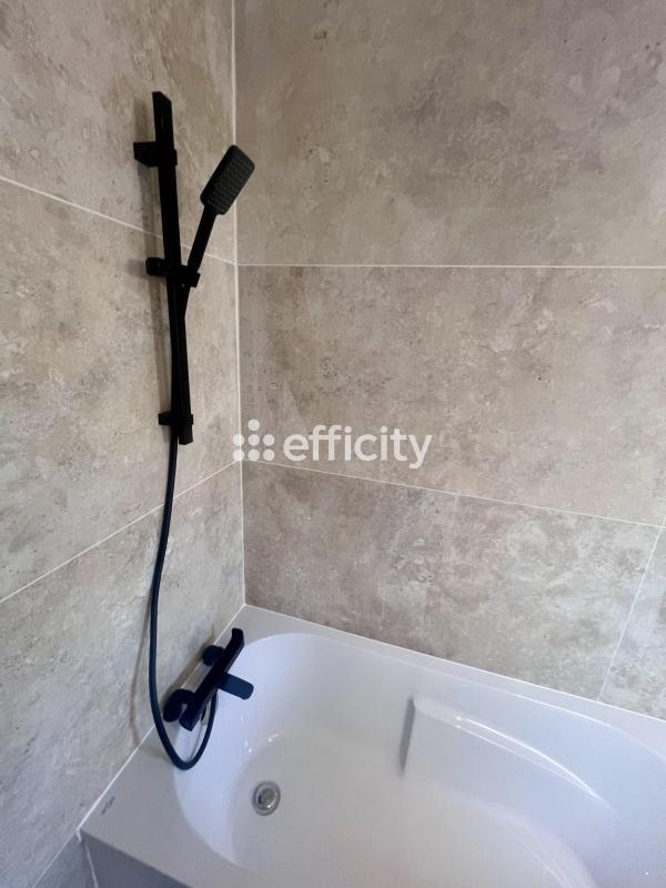 Maison - 85 m² - 5 pièces