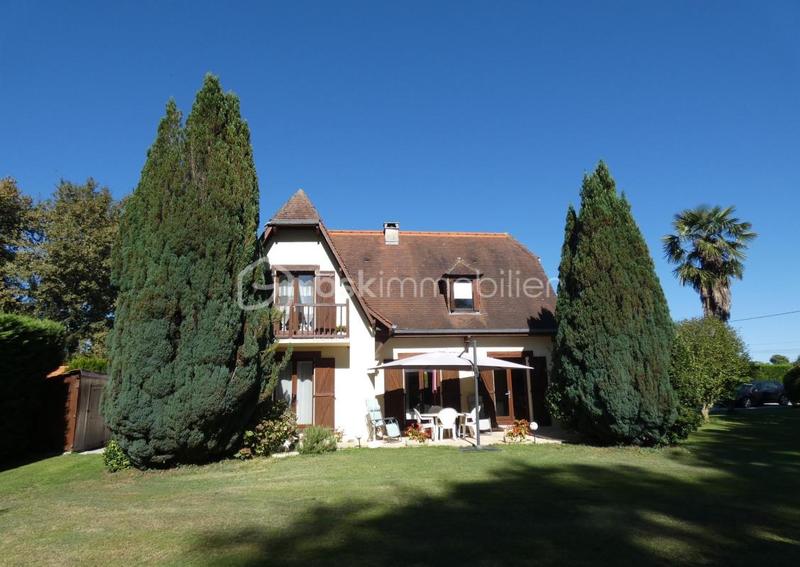 Maison traditionnelle - 128 m² - 6 pièces