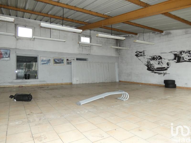 Local commercial - 684 m²