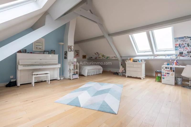 Maison - 181 m² - 8 pièces