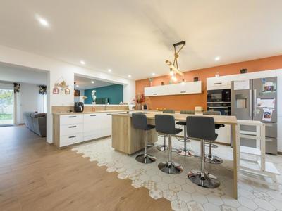 Maison - 198 m² - 6 pièces