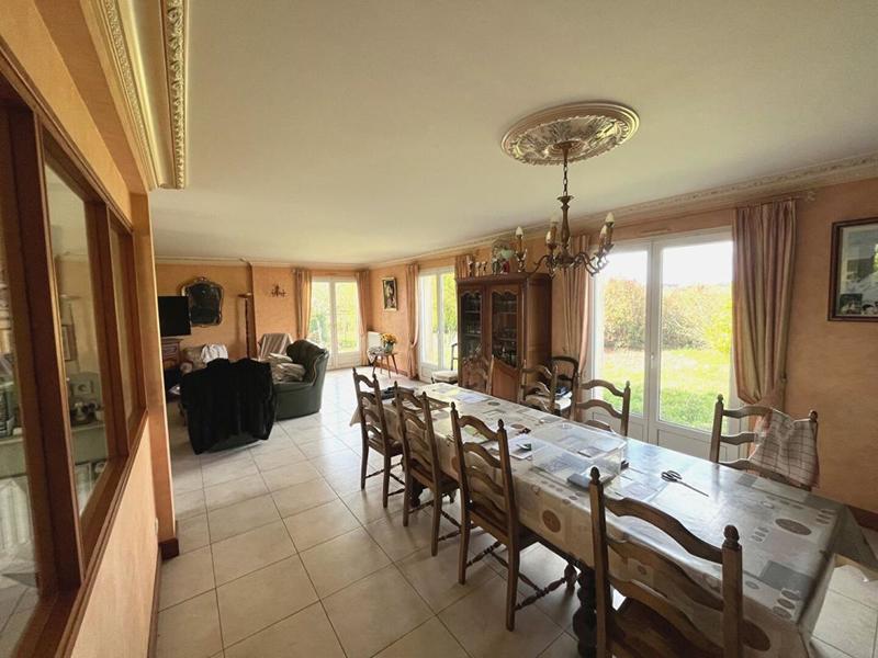 Maison - 193 m² - 8 pièces