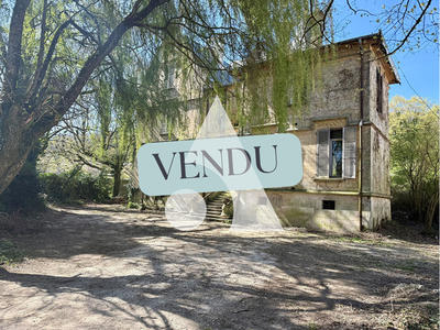 Demeure - 264 m² - 12 pièces