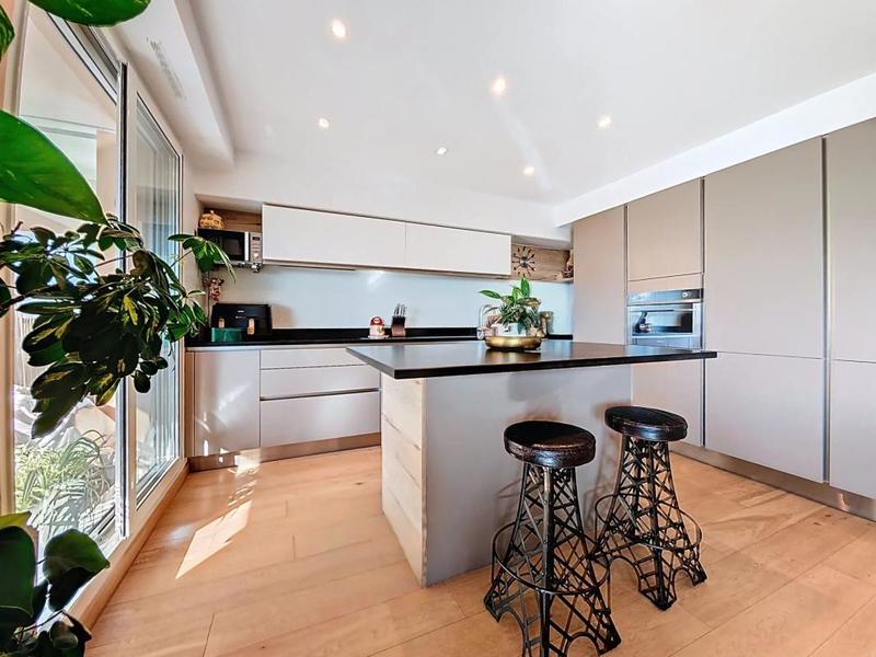 Appartement - 85 m² - 3 pièces