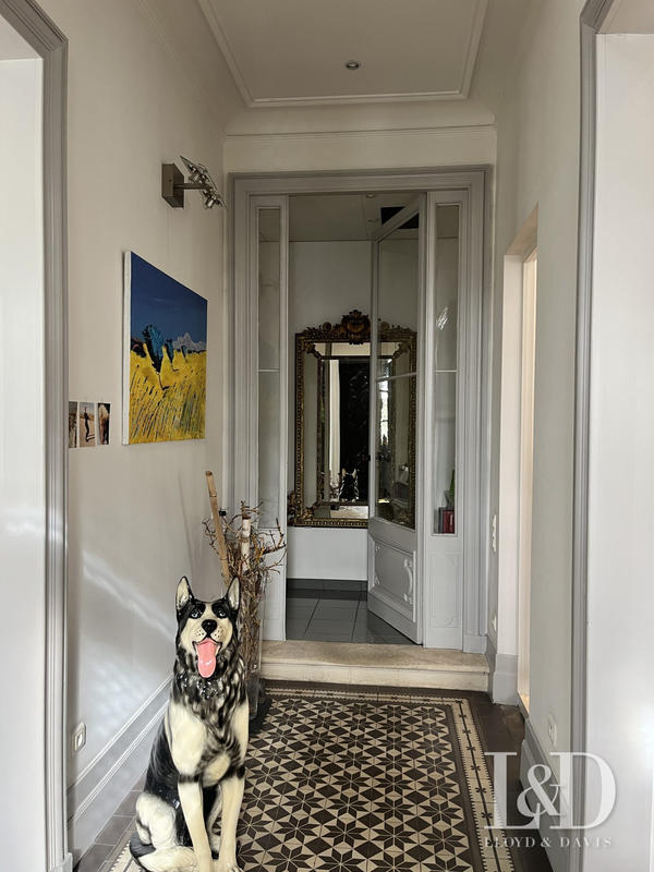 Maison - 235 m² - 8 pièces