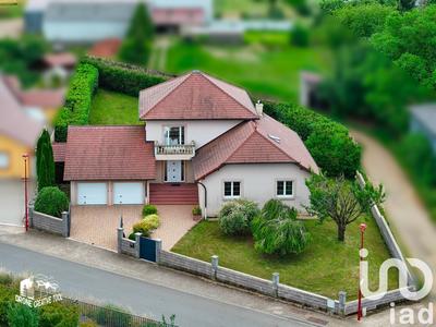 Maison - 219 m² - 9 pièces