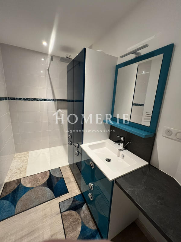 Maison - 232 m² - 7 pièces