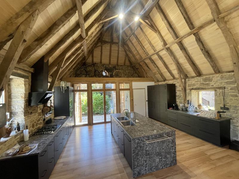 Propriété - 285 m² - 7 pièces