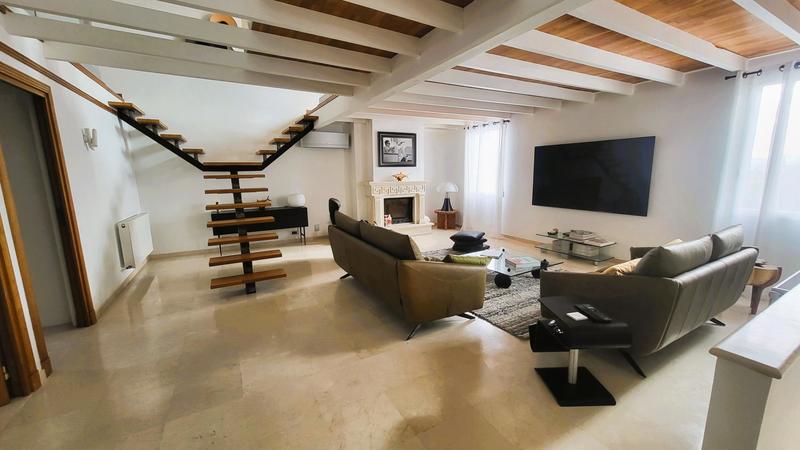 Maison - 177 m² - 7 pièces