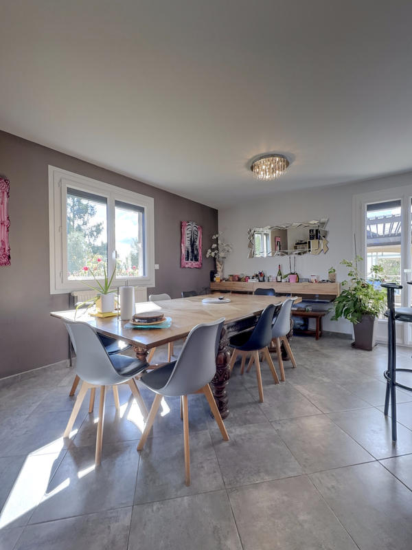 Maison - 280 m² - 9 pièces