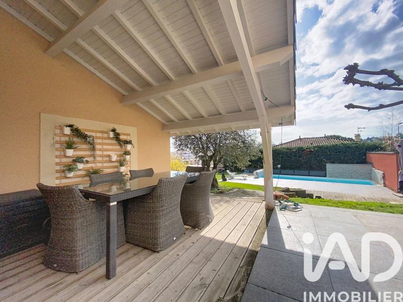 Maison - 218 m² - 8 pièces