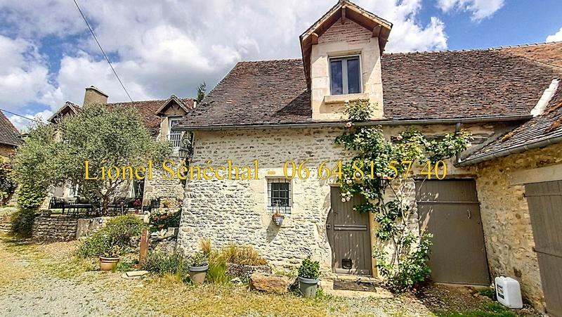 Demeure - 240 m² - 12 pièces