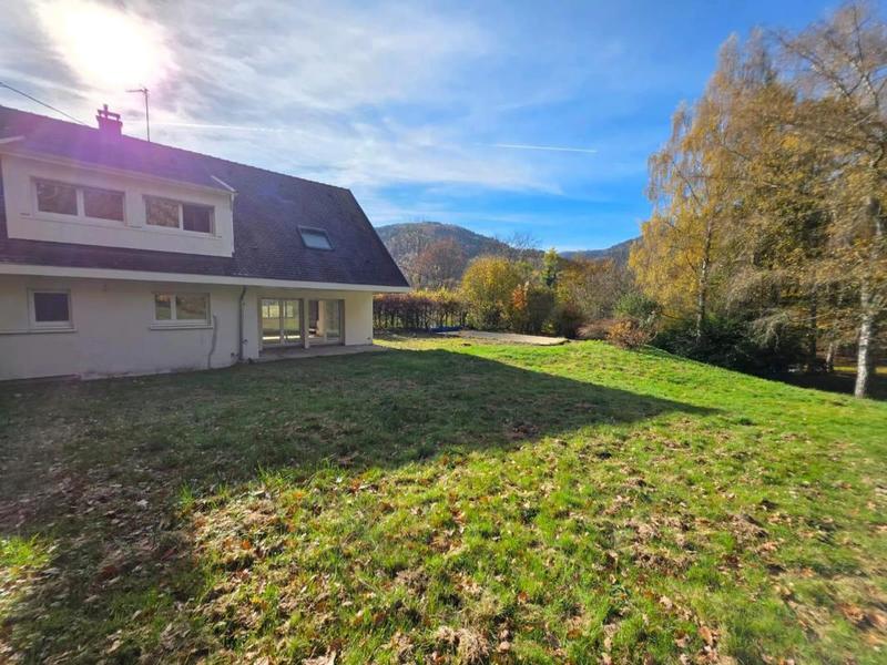 Maison - 224 m² - 7 pièces