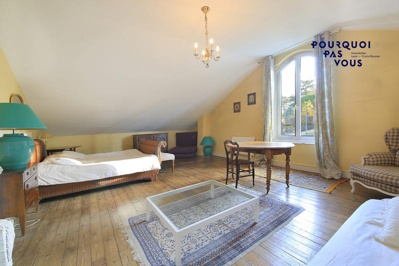 Maison - 400 m² - 10 pièces