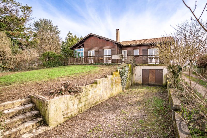 Maison - 98 m² - 4 pièces