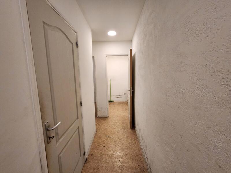 Local commercial - 149 m² - 8 pièces