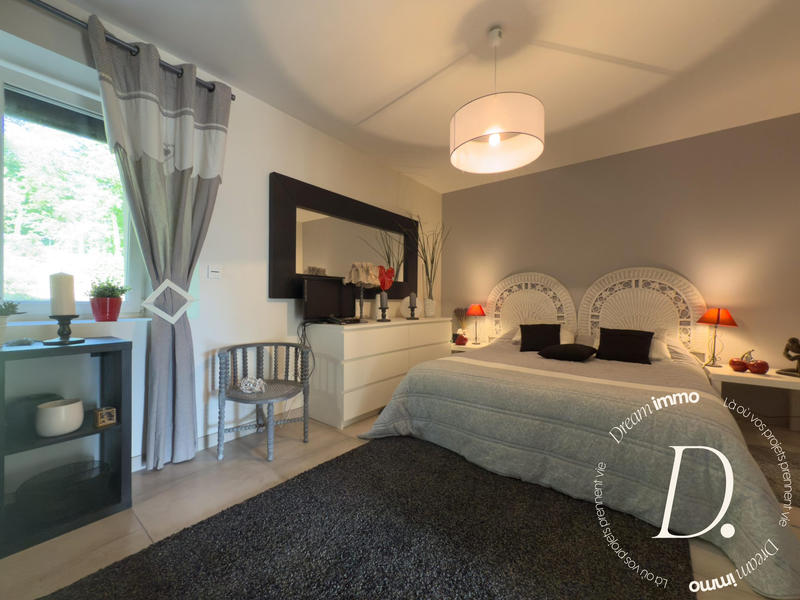 Maison - 260 m² - 7 pièces