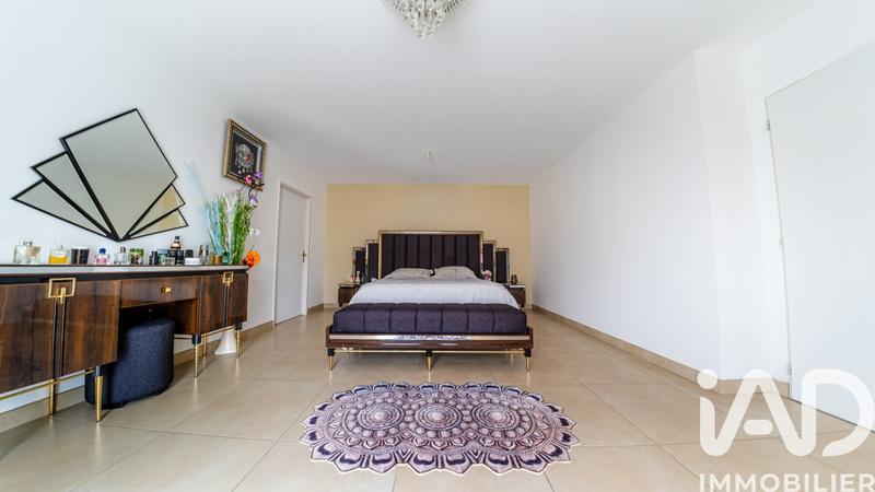 Maison - 178 m² - 5 pièces