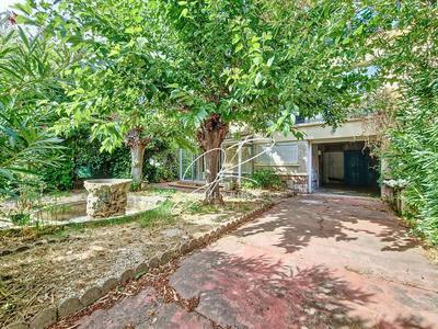 Maison - 183 m² - 8 pièces