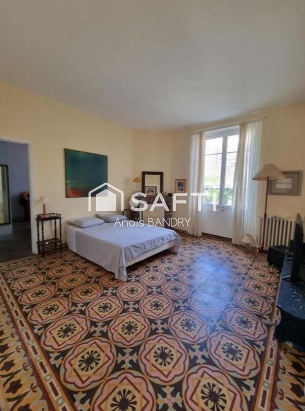 Maison de maîtres - 320 m² - 8 pièces